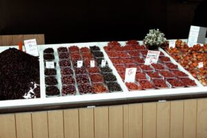 strawberries raspberries market