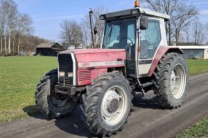 agricultural tractor