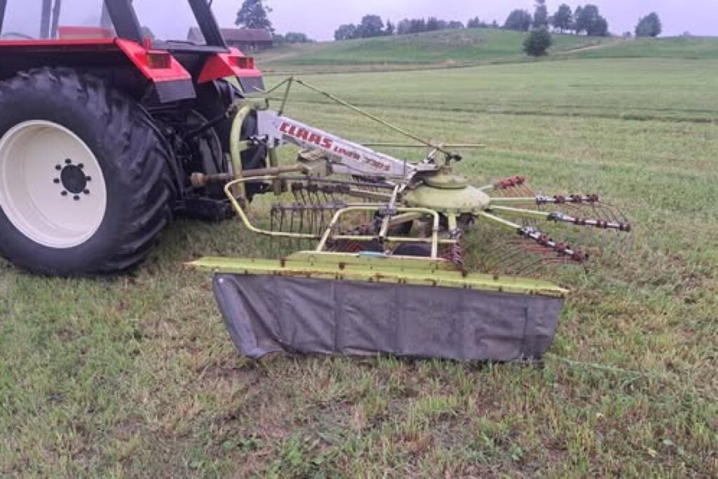 claas hay rake