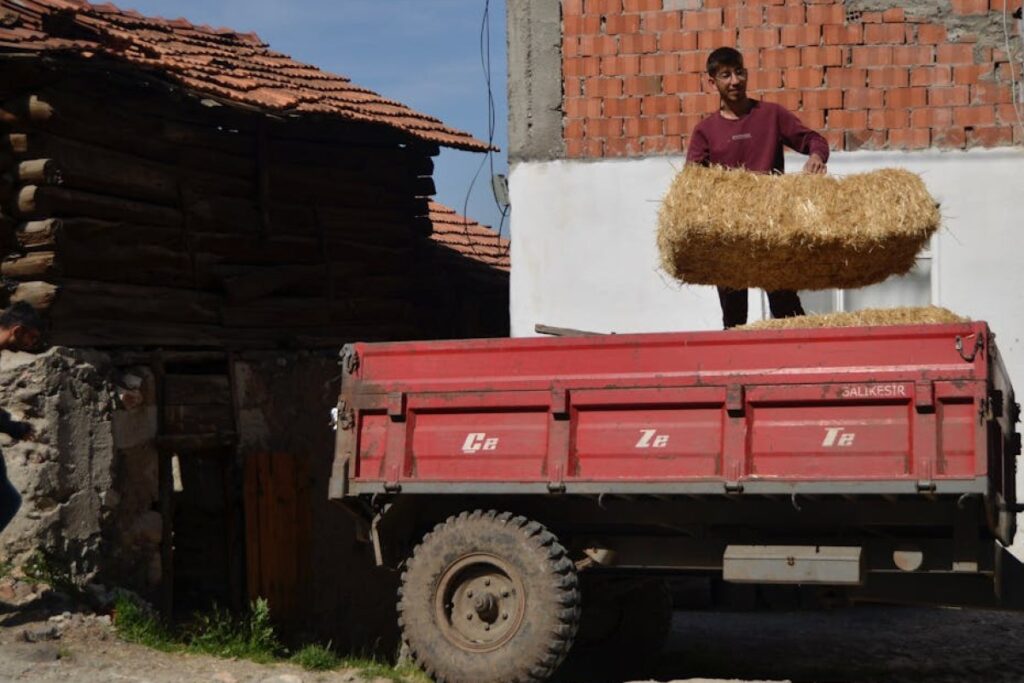 straw trailer