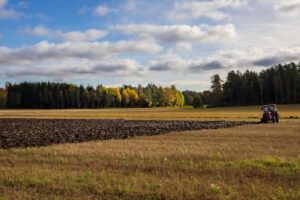 simple tractor field