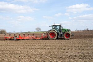plow KUHN