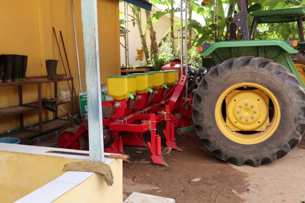 pneumatic seeder