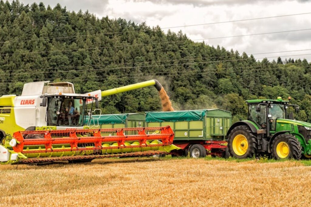 tractor claas ares