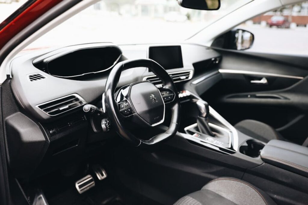 damaged Peugeot 3008