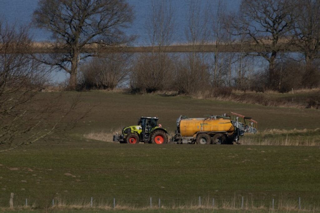 manure spreader