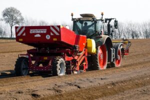 potato hiller machine