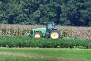 John Deere 7530 tractor
