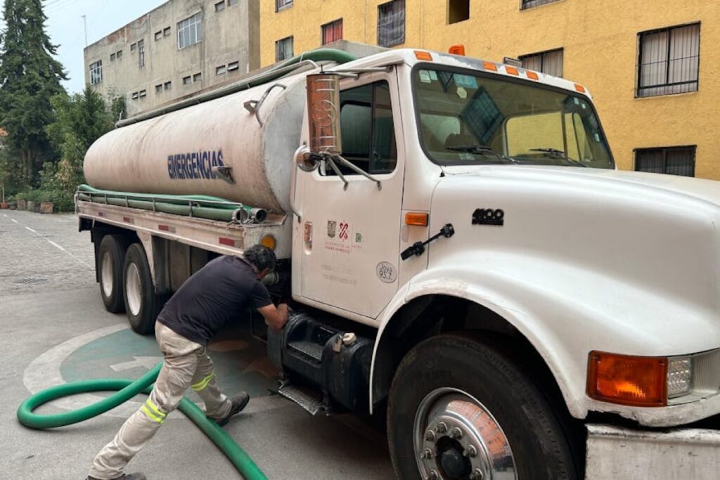 septic tank truck