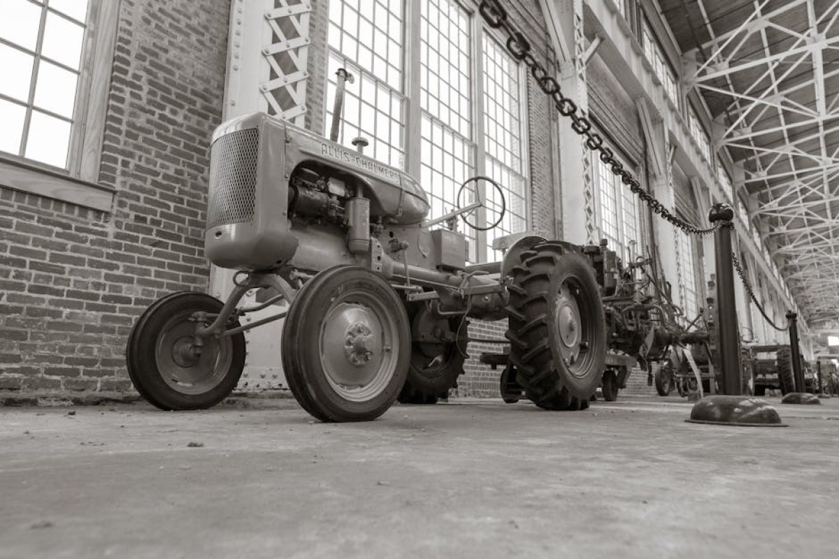 agricultural tractor factory