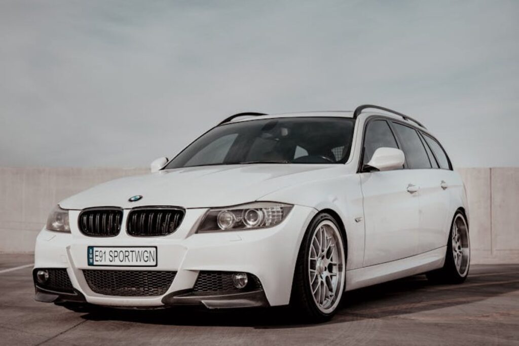 BMW E91 car
