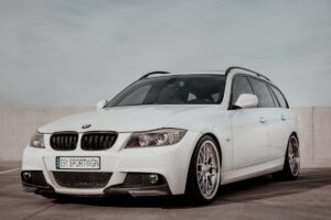 BMW E91 car