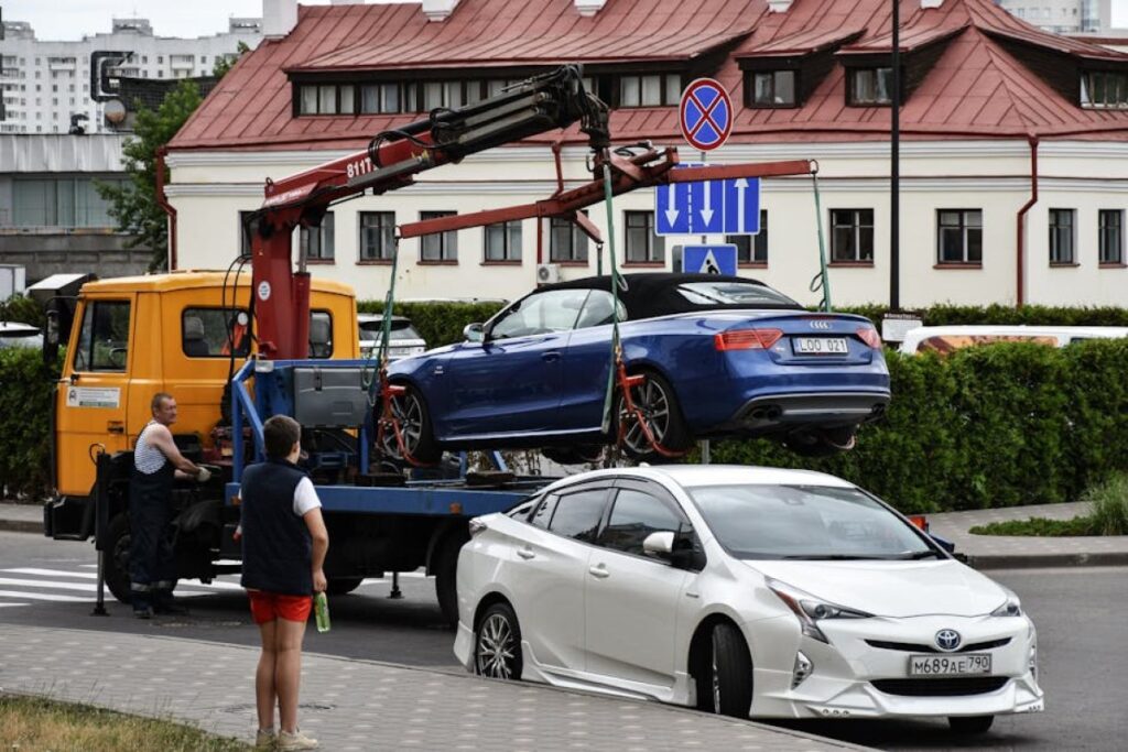 Mercedes Sprinter tow truck