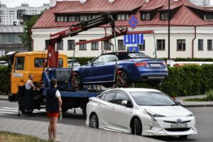 Mercedes Sprinter tow truck