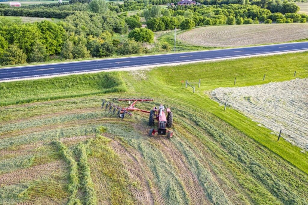 Kuhn GF5001 tedder