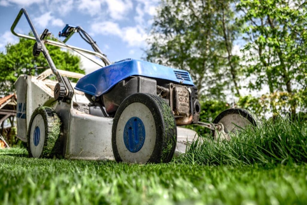 gear mower blade