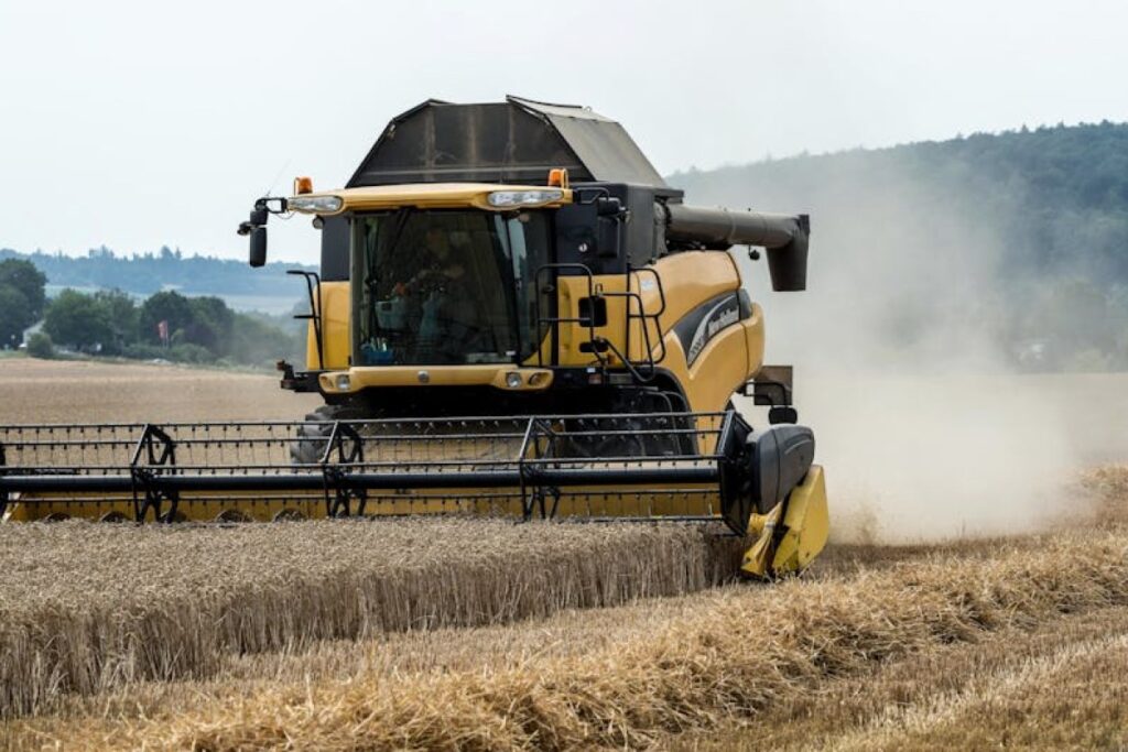 combine harvester New Holland