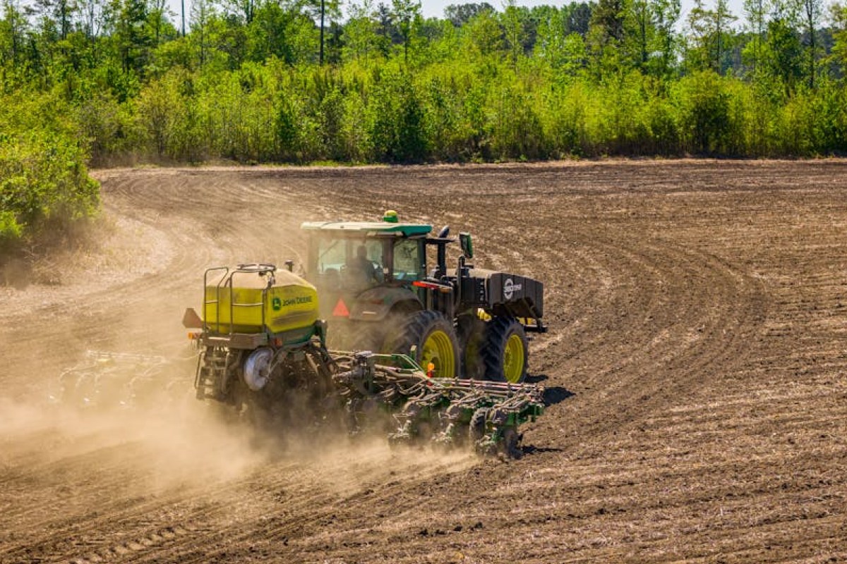 John Deere sprayer field