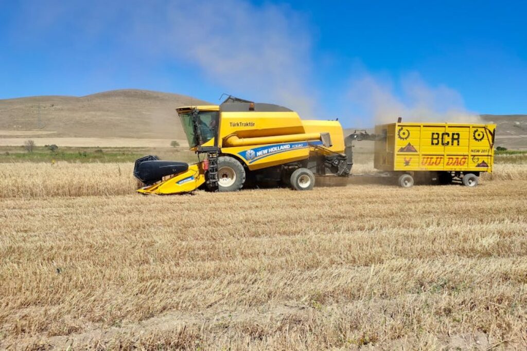 New Holland BB960A baler