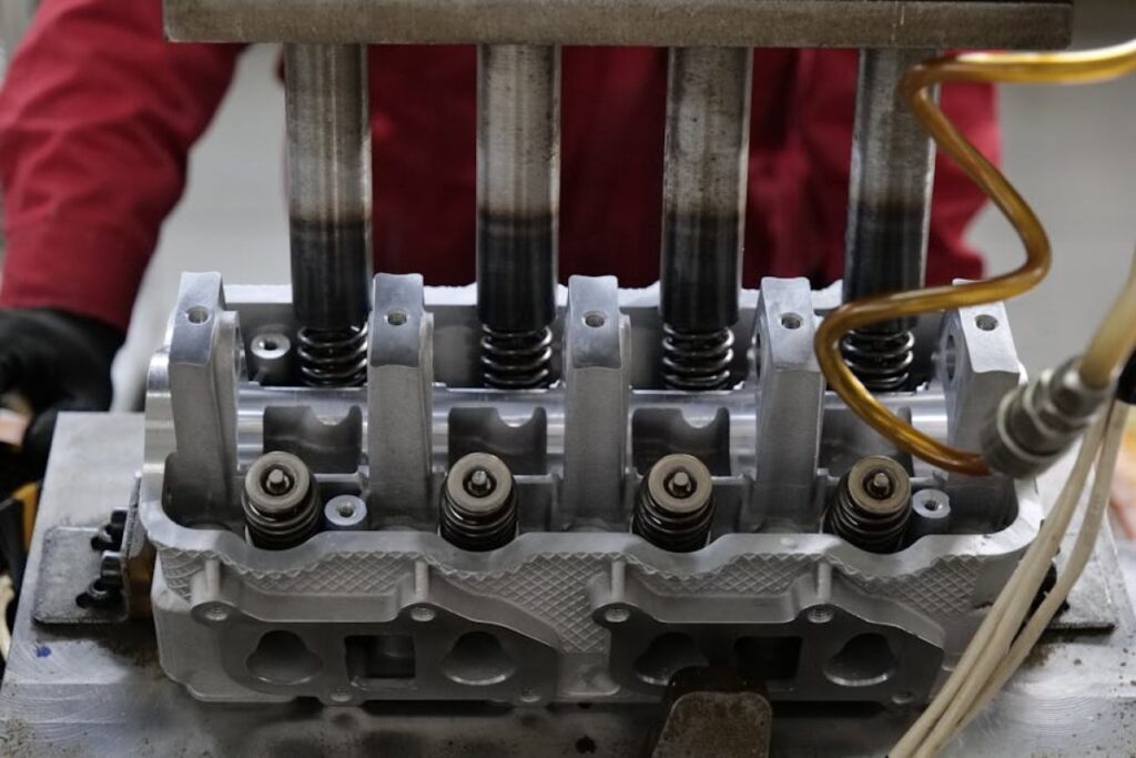 engine cylinder head