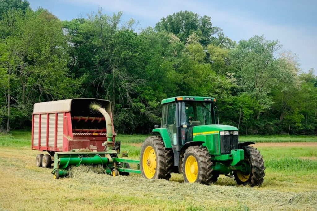 John Deere 5460 forage harvester