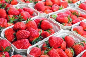strawberries market