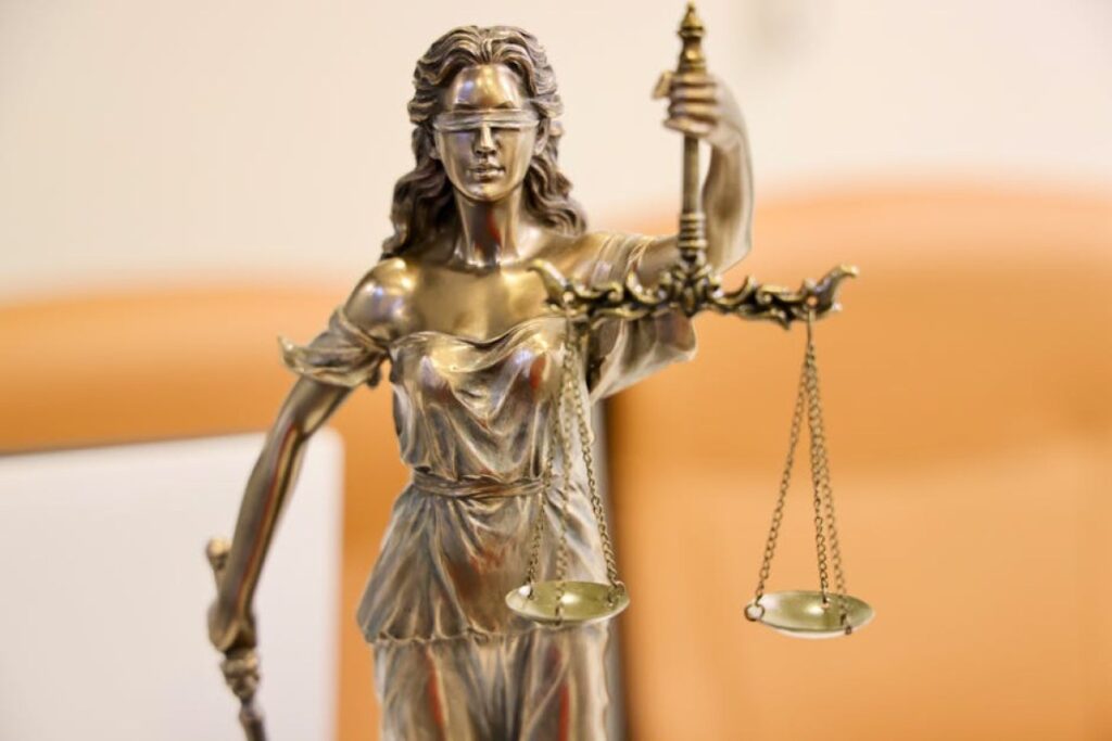 court justice scale