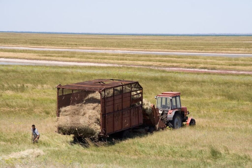 trailer for bales