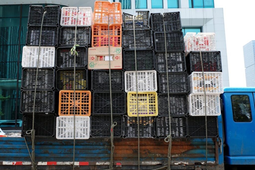 plastic farrowing crate