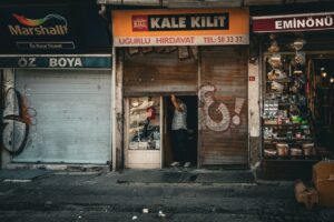 Bronisze market closed