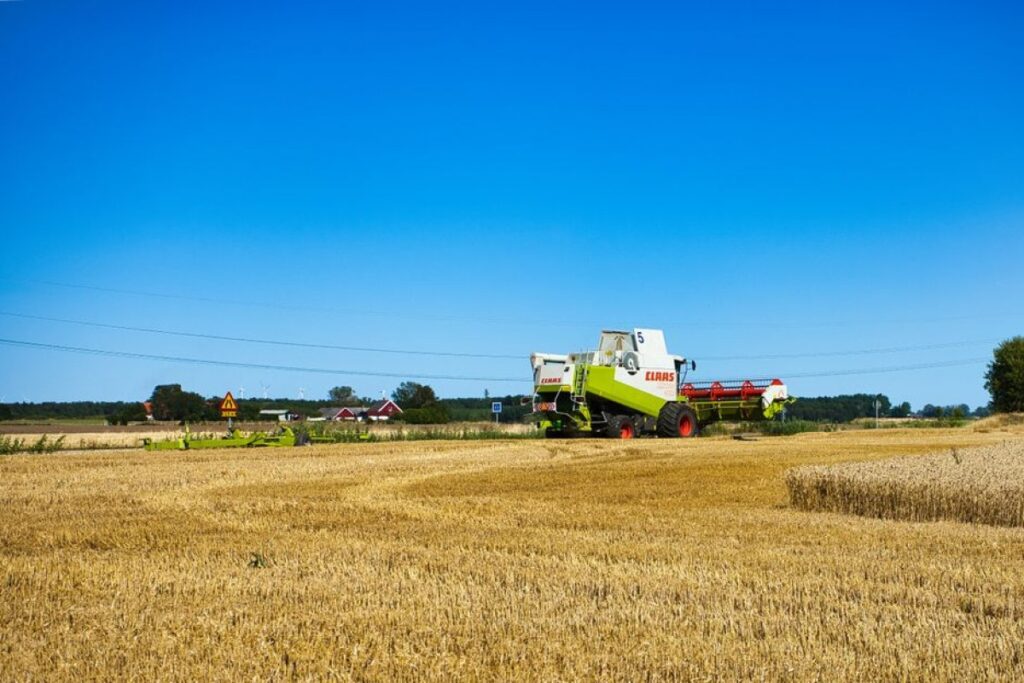 Claas Mercator 70 combine