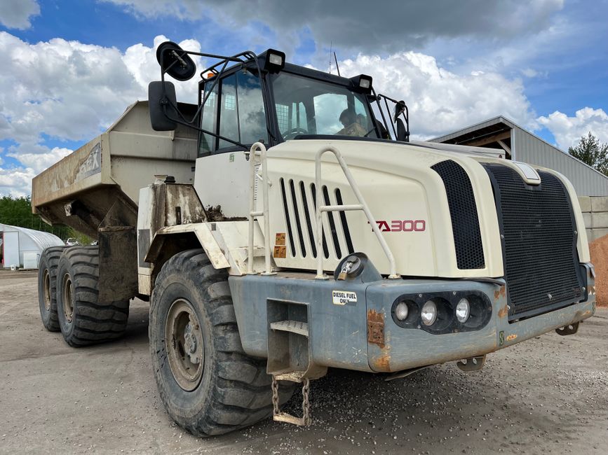 Hyundai HA45A – rewolucyjne wozidło przegubowe z dwiema osiami i napędem 4×4