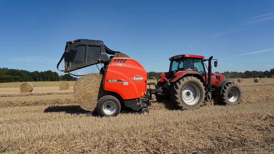 Case IH odświeża prasy na 2027: więcej automatyki, 57 noży i ekologiczna siatka