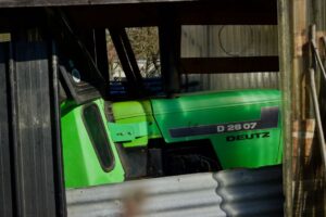Deutz D 8006 – 6 cylindrów i 80 koni z powietrza. Dlaczego ten niemiecki ciągnik podbił gospodarstwa