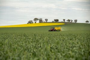 Dopłaty do nawozów 2026: Minister wydłuża termin zakupów do 15 sierpnia