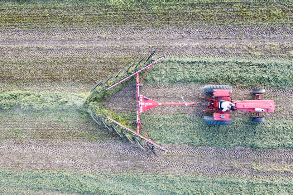 Kverneland wprowadza nowe zgrabiarki Tactus i kosiarki bijakowe Tersus