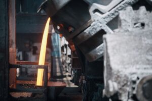 450°C i piec, którego się nie wyłącza. Tak działa ocynkownia Joskina
