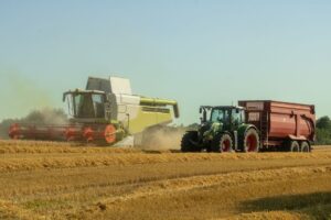 Kerner zmienia barwy: żółty kolor znika z maszyn