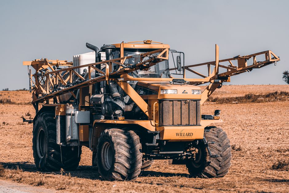 Kverneland DAT EcoPatch: AI na belce opryskiwacza redukuje zużycie środków nawet o 58%