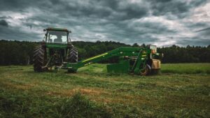 Krone EasyCut na Agro Show 2026: jeden ciągnik, jeden operator i nawet 10 metrów koszenia