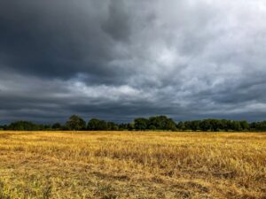 Zmienna pogoda na start września: od chłodnych ulew po prawie 30°C