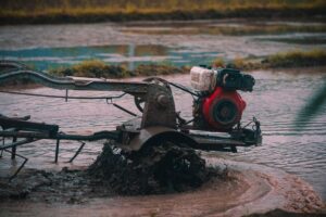 Mechaniczny szpadel Imants – 36 szpadli zamiast pługa. Jak działa i gdzie trafia?