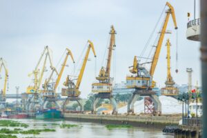 Fiński kolos przeładunkowy w Porcie Gdańskim. Mantsinen 300 gotowy do pracy