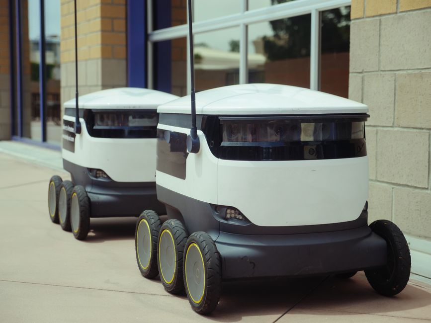 Antobot celuje w 300 autonomicznych robotów UV-C w uprawach truskawek do 2027 roku