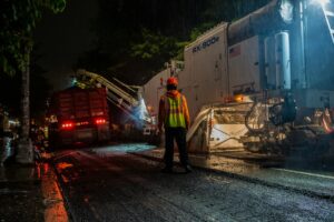 Zderzenie z ciągnikiem na DW 842 w Borowie. 71-latek trafił do szpitala